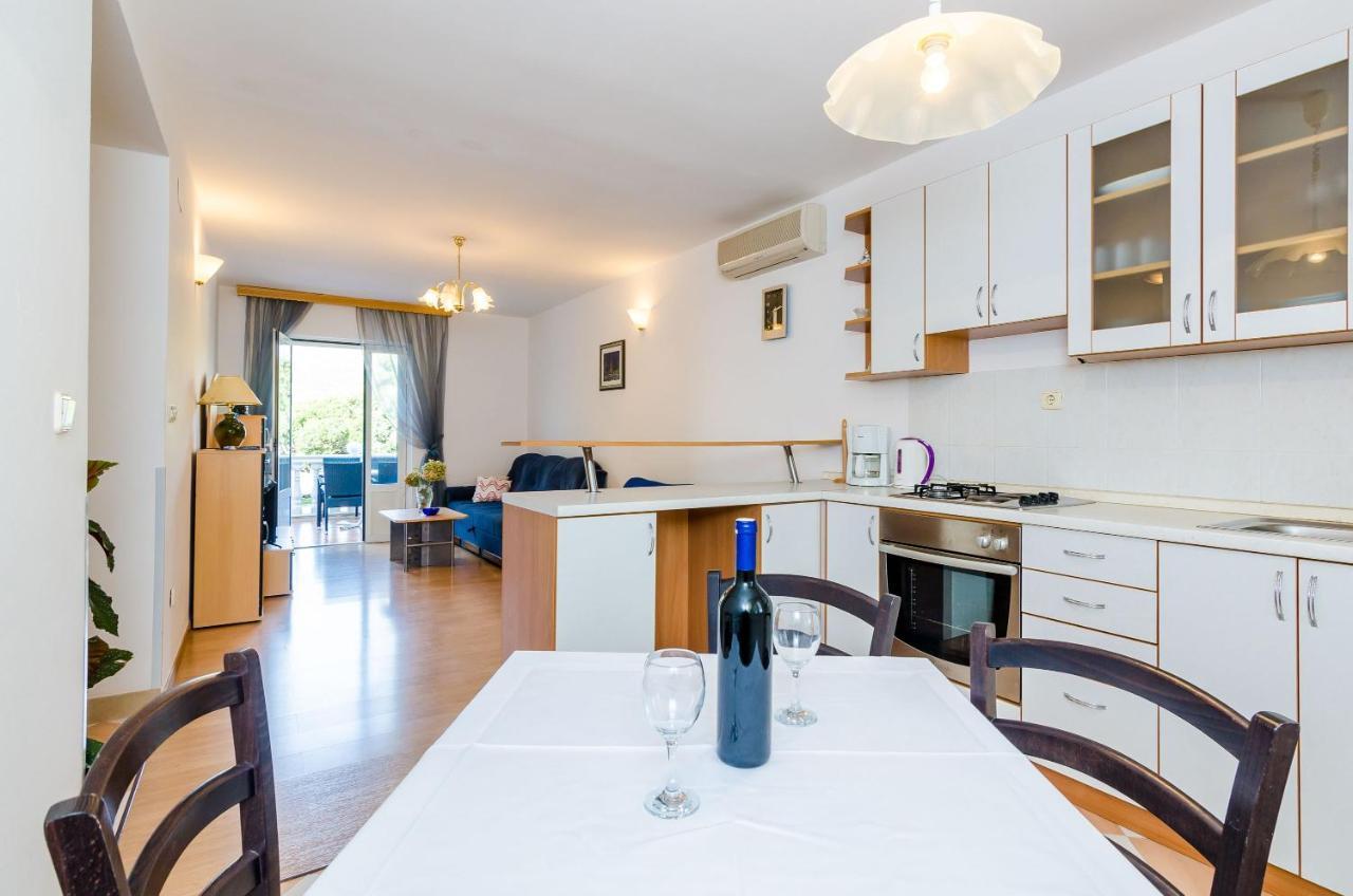 Apartment & Rooms Villa Katarina 슬라노 외부 사진